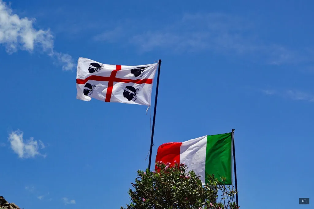Thematisch passendes Bild zu Flagge Sardinien - Abschnitt 3